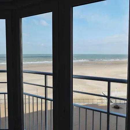 Lejlighed Two-bedroom With Sea View 05